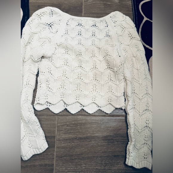 Urban Outfitters Cropped Tie-Front Crochet sweater in Ivory Size M - Picture 2 of 9